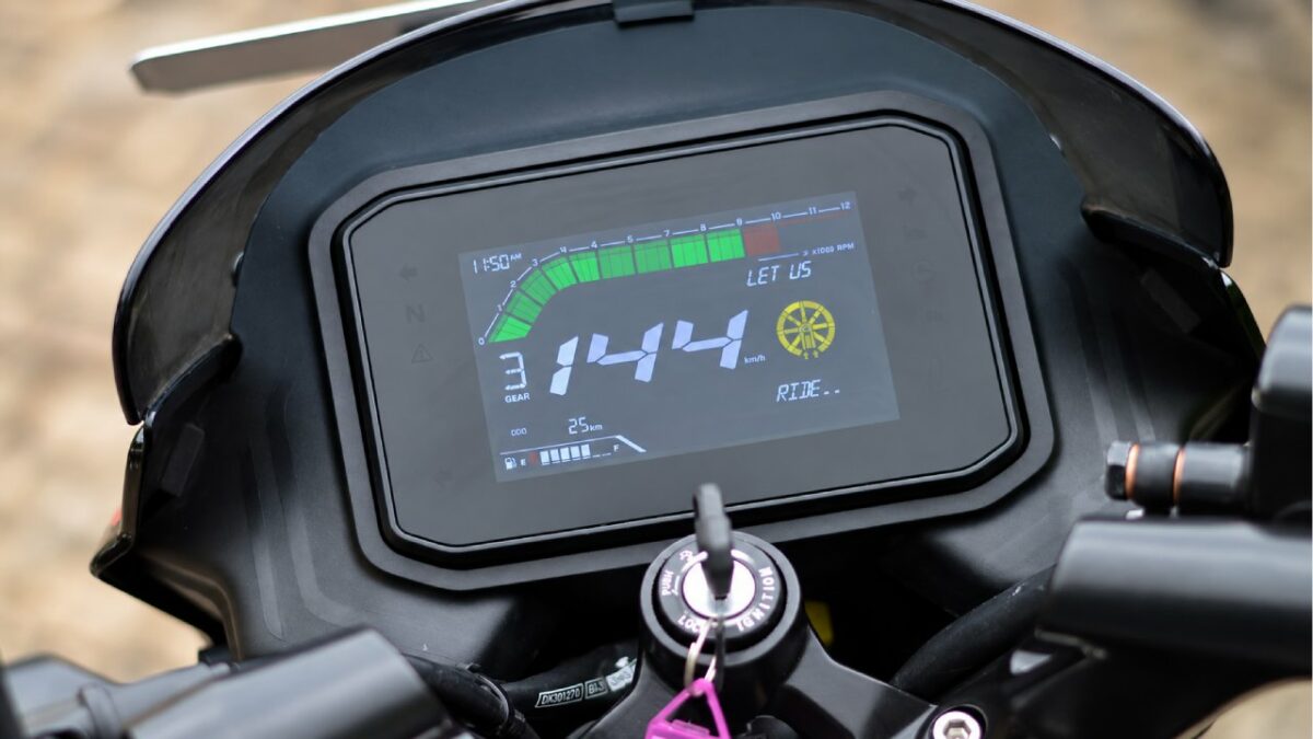 New Bajaj Pulsar 125 and 150 Instrument Cluster